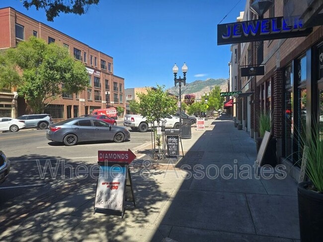 Photo - 129 25th St