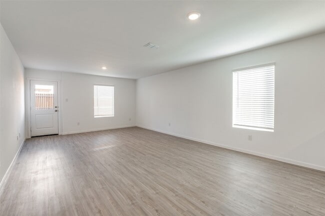 6301 Whimbrel Wy