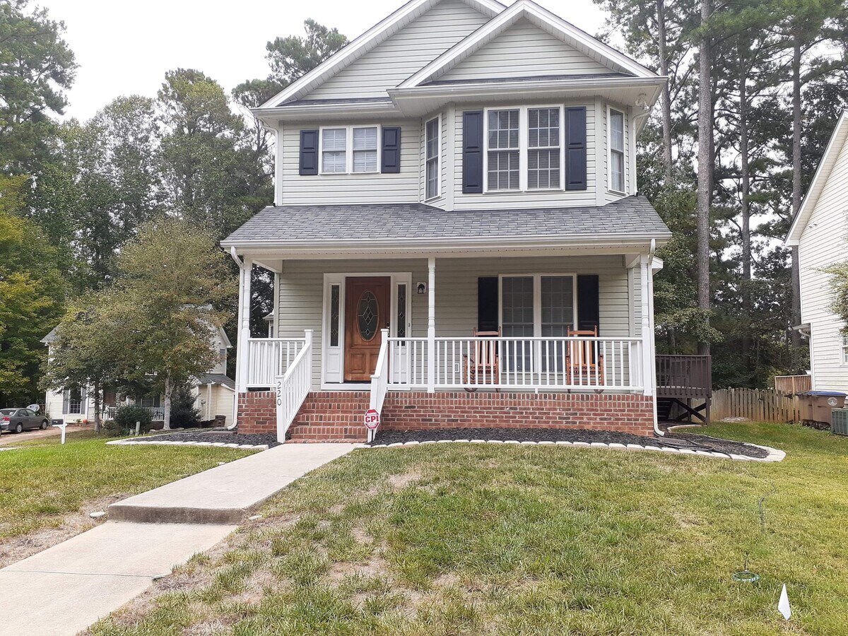 Photo - 220 Whistling Swan Dr