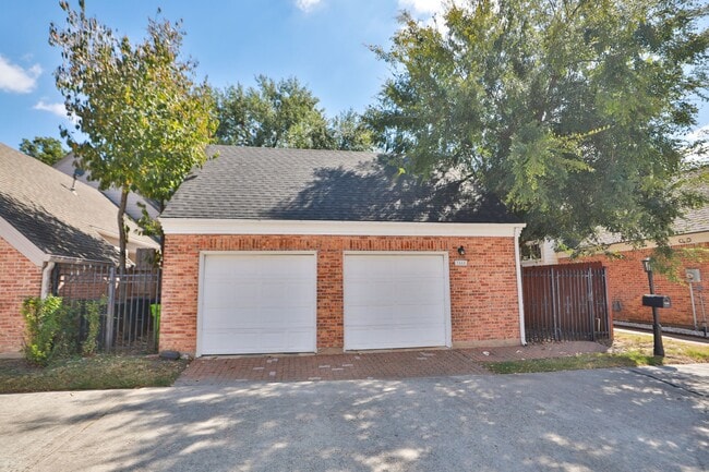 Photo - 7665 Ameswood Rd