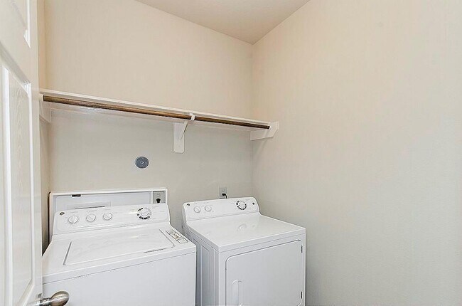 Photo - 64 Woodland Hills Dr Unidad A