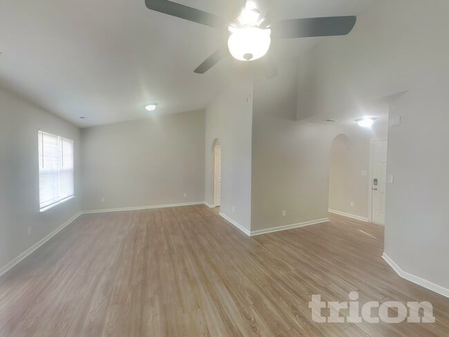 Photo - 6008 Bradford Ct