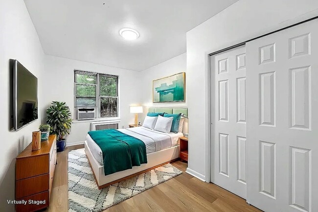 Photo - 327 E 10th St Unit 3B