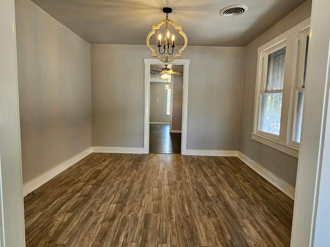 Photo - 3214 W Travis St