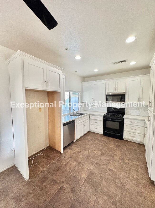 Photo - Ready to move in 3 bed 3 bath home!