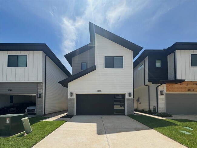 Building Photo - 33115 Oak Hts Pl Rental