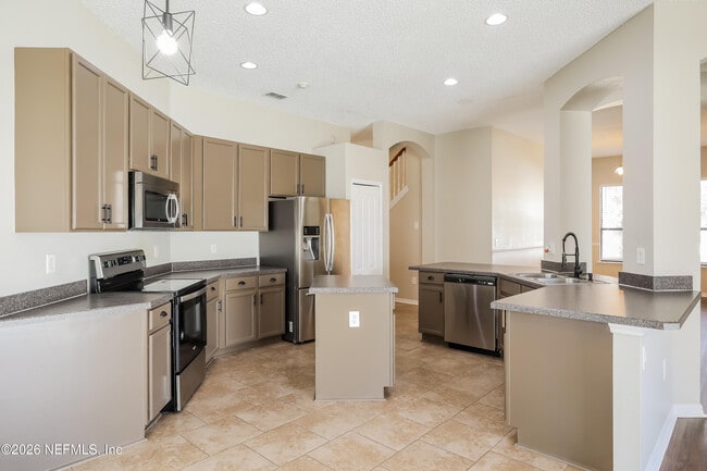 Photo - 1093 Maple Ln