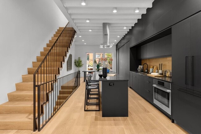 Photo - 94 Pioneer St