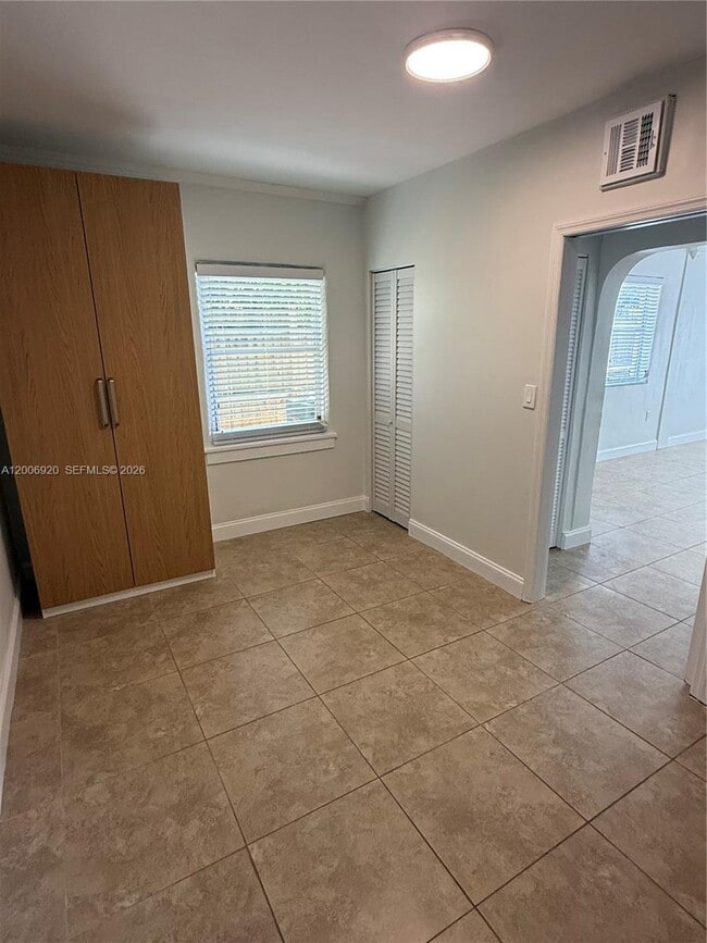 Photo - 2816 Pine Tree Dr Unidad 2