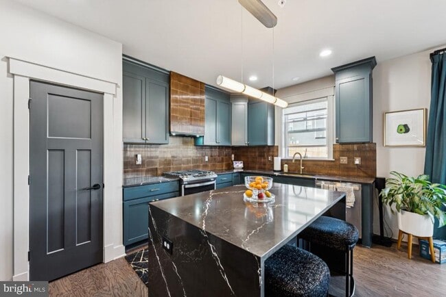 Photo - 1333 Eastern Ave NE