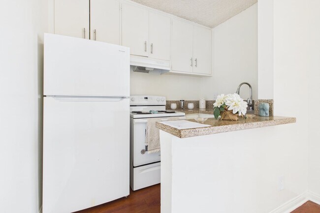 Sepulveda Manhattan Apartments