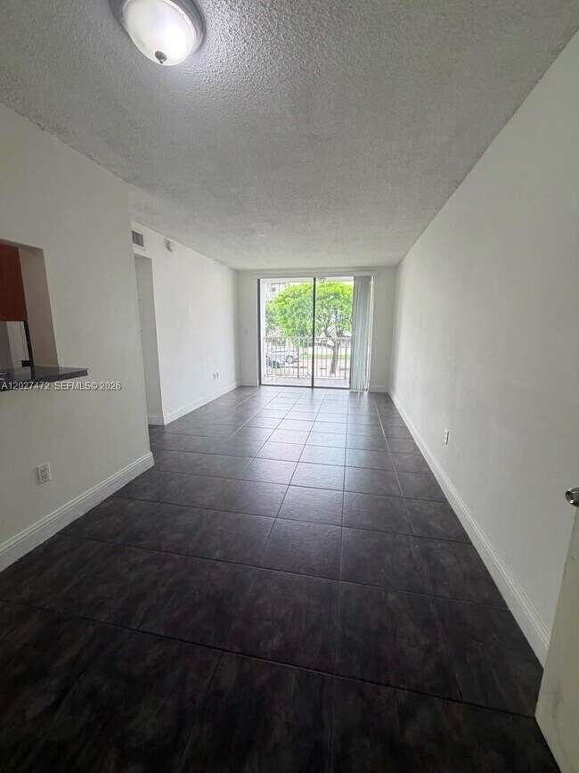 Photo - 8185 NW 7th St Unidad 218
