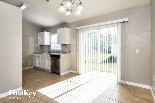 Photo - 620 Robin Ln