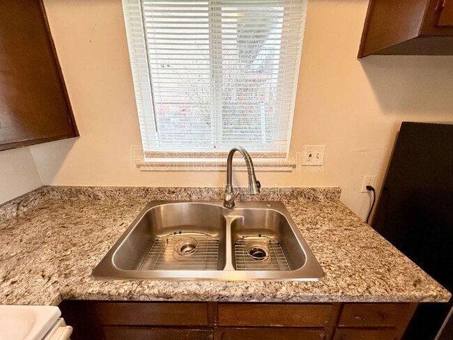 Photo - 1248 W 19th St