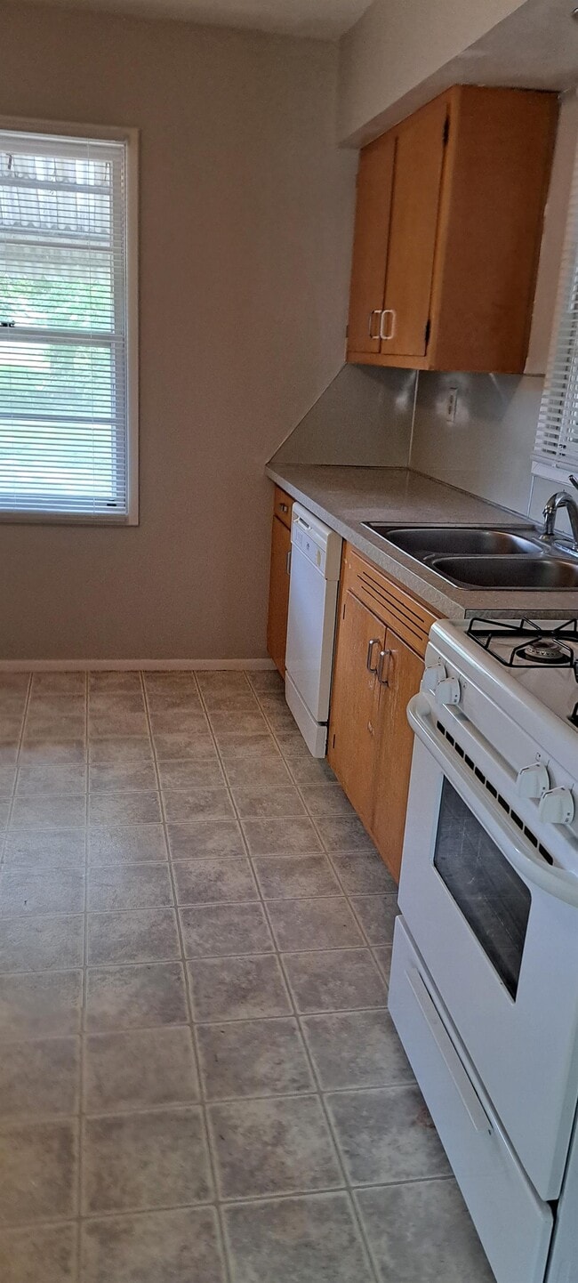 Photo - 1214 S Saxby Ave