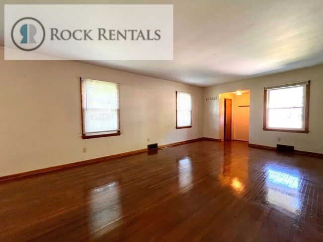 Photo - 718 N Poplar St