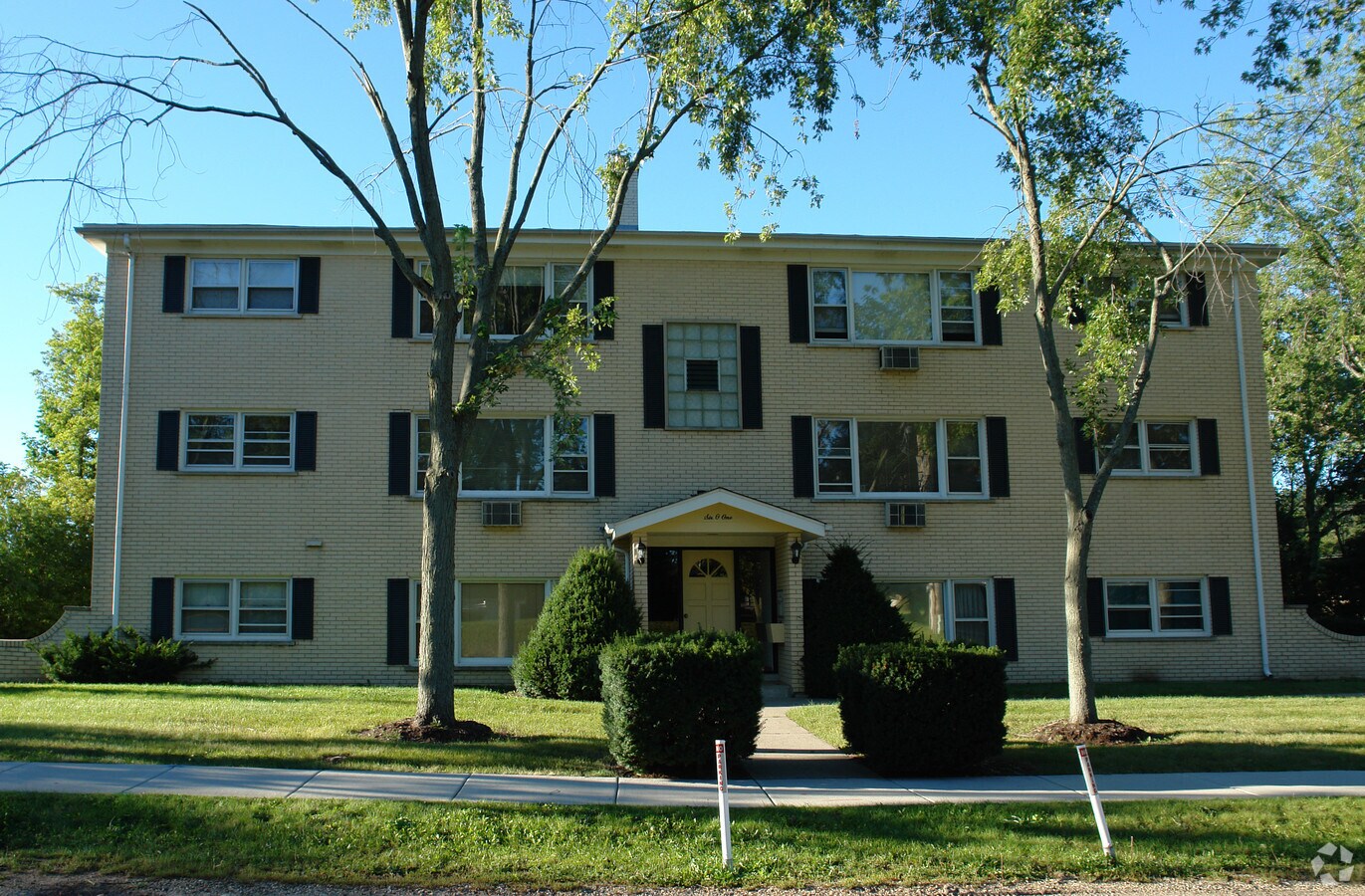 Photo - Fox River Grove Apartments