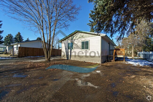 Building Photo - 4 Bedroom 2 Bathroom Home with Off Street ...