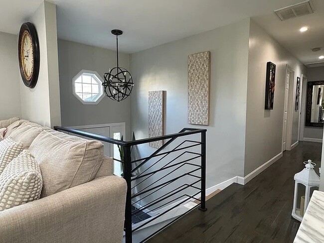 Photo - 83 Whiting St