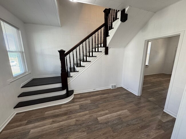 Photo - Enormous Completely Updated 4-Bedroom 1-Ba...