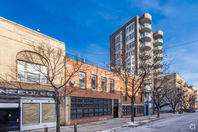 Photo - 275 S First St