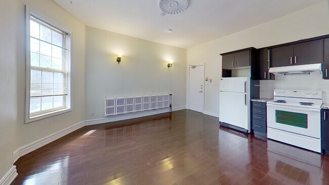 Building Photo - 273 St George St Unit 5