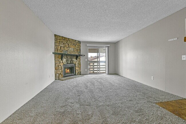 Photo - $1,550.00 - 2 Bed, 2 Bath Condo in Denver with In-Unit Laundry! Unidad F203