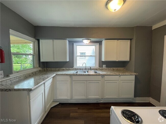 Building Photo - 730 Noble Ave Rental