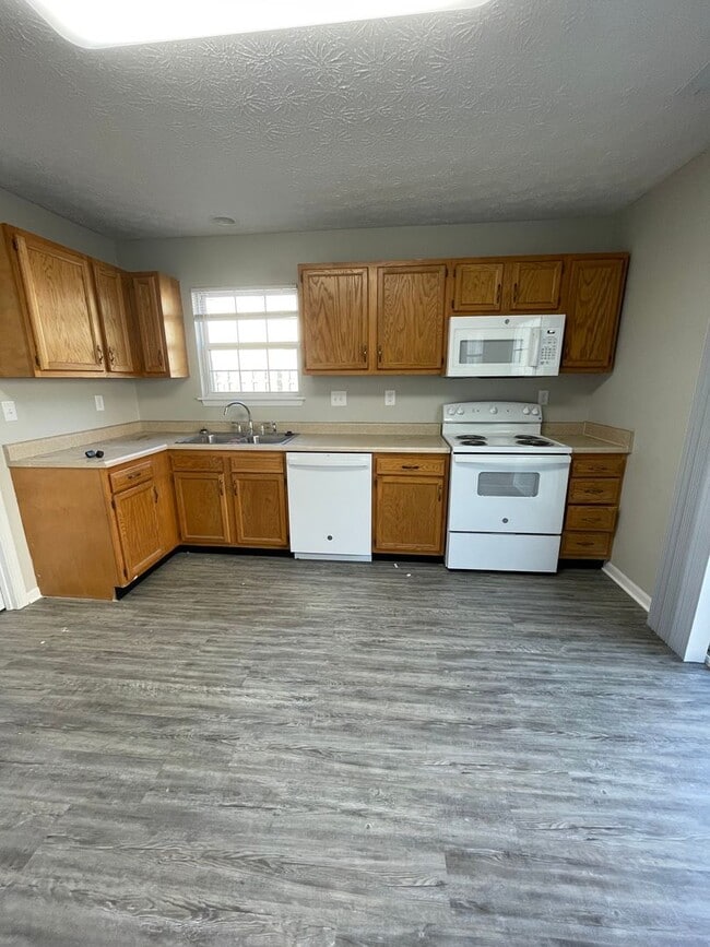 Photo - Three Bedroom Single Family Home - West La...