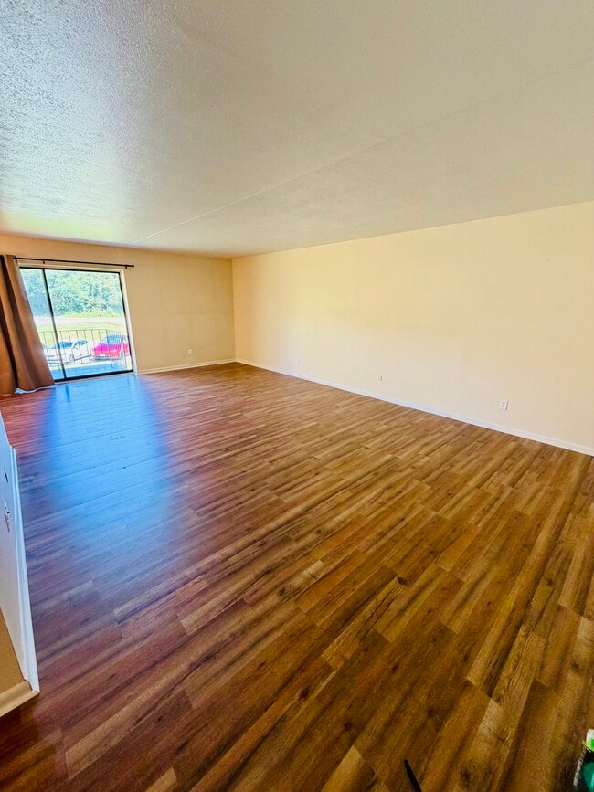 Photo - 1325 Forest Green Dr