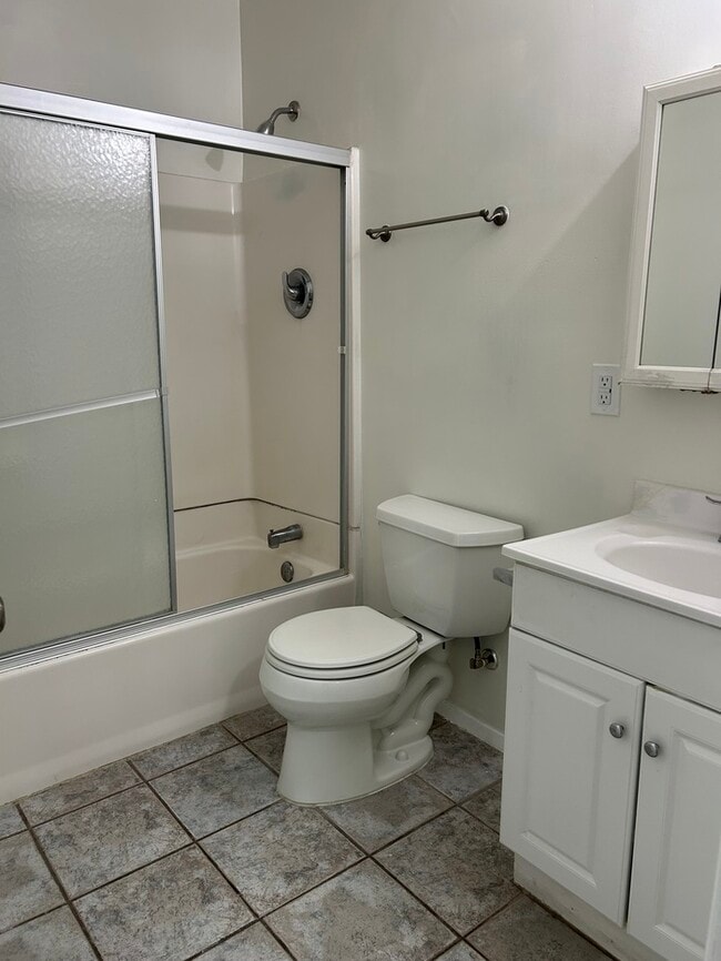 Photo - VERY NICE 2BD & 2.5BA CONDO IN PARAMOUNT Unit C12