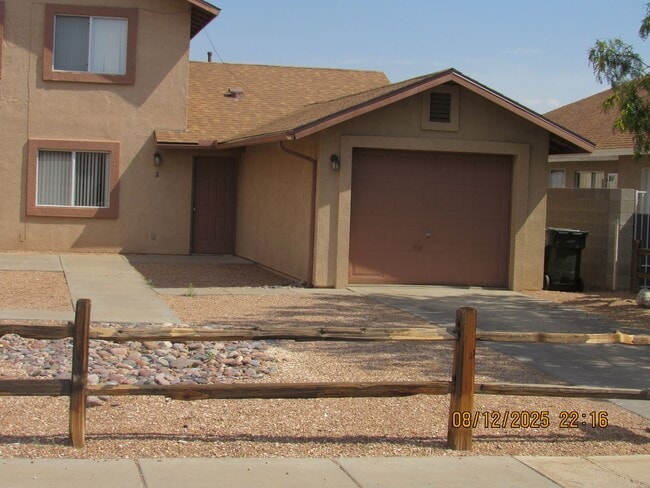 Building Photo - 2469 Armour Ave Unit Apt #2