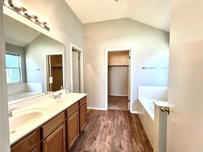 Photo - 2603 Hill Street Cove