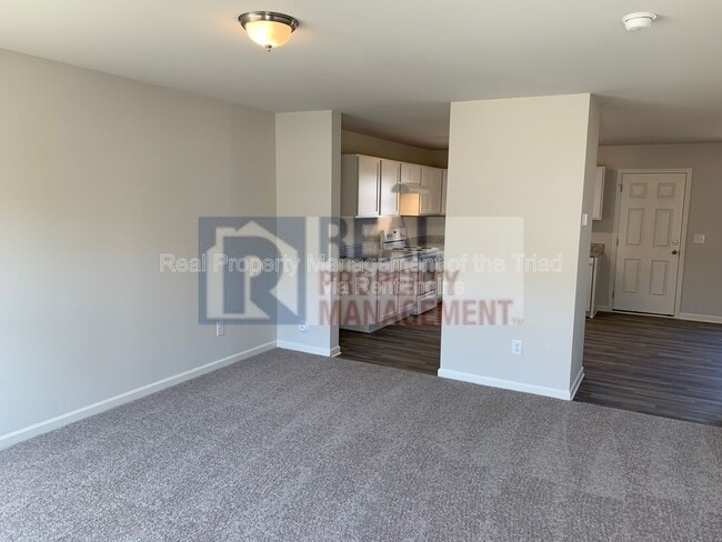 Photo - 4100 Devonwood Ct