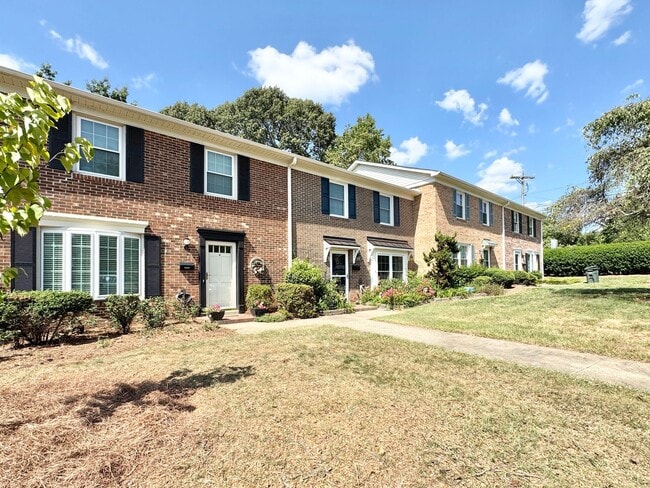 Building Photo - 5127 Lawndale Dr