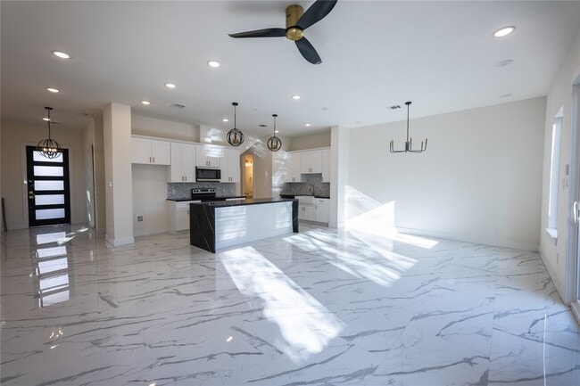 Photo - 5906 St Augustine St