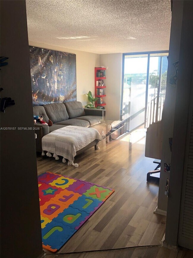 16851 NE 23rd Ave Unit B402