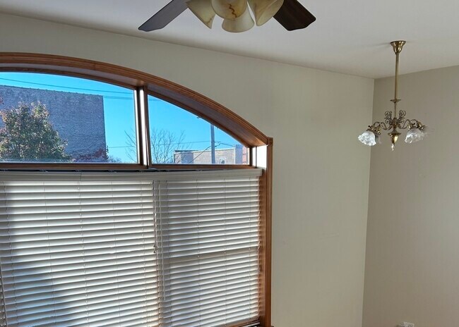 Photo - 116 N Main St Unidad 5