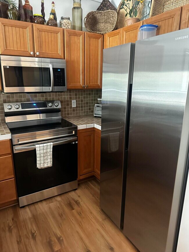 Photo - 431 NE Baker Rd