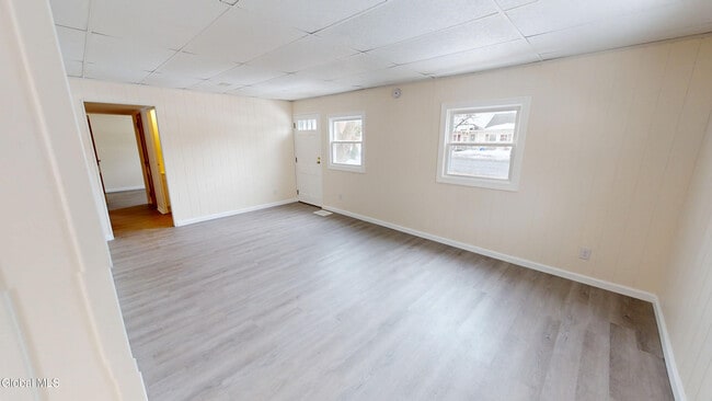 Photo - 13 Hawley Ave