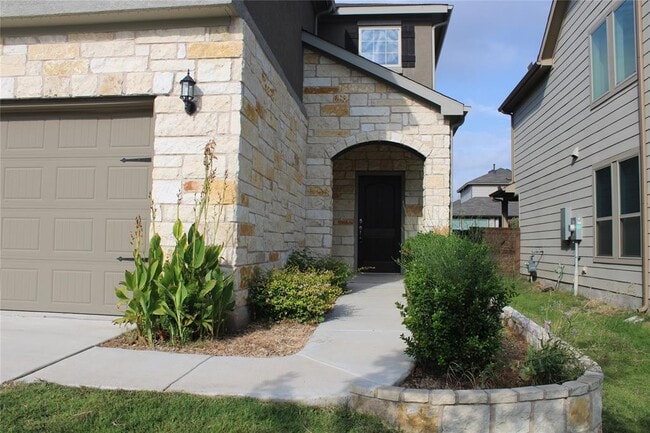 13902 Ilex Dr