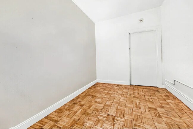 Photo - 325 E 89th St Unit 1