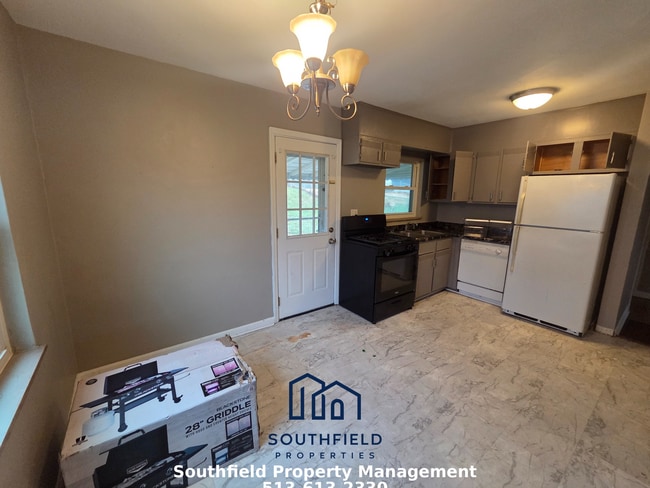 Photo - 319 Main Ave