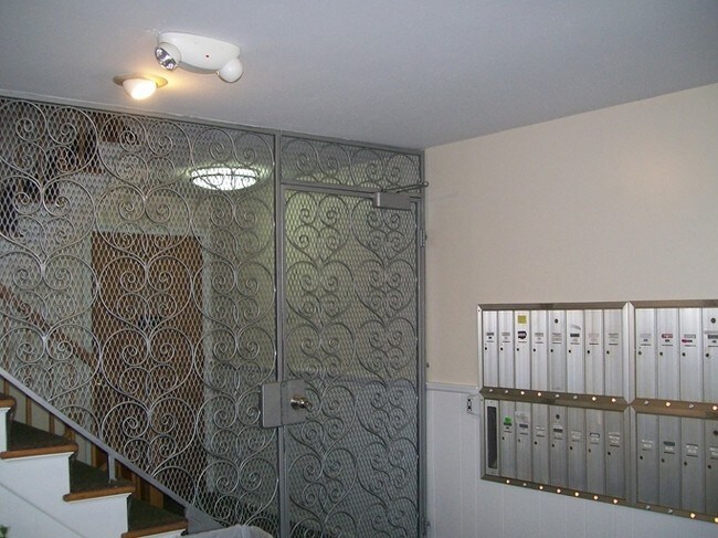 Photo - 41 W Beacon St