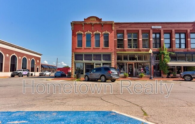 Building Photo - 124 W Oklahoma Ave Unit B Rental