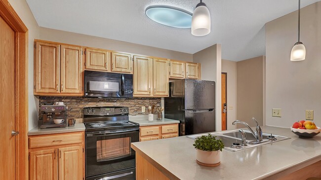 Building Photo - Monticello Village Rental