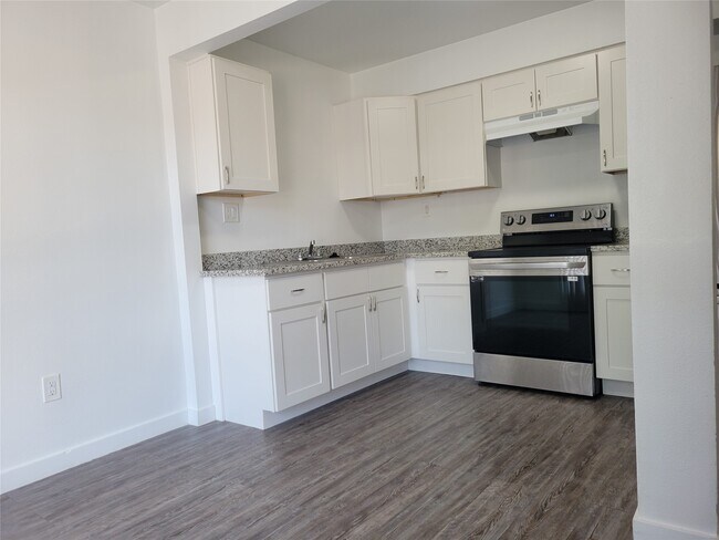 Photo - 7823 Detroit St Unit 3