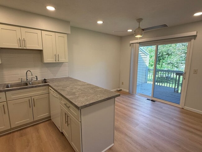Photo - 12288 Drake St NW