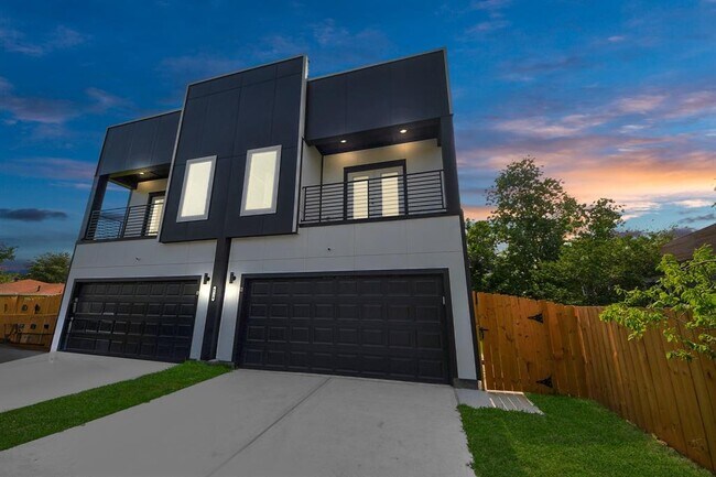 Photo - 6710 Letcher St Unidad B Rental