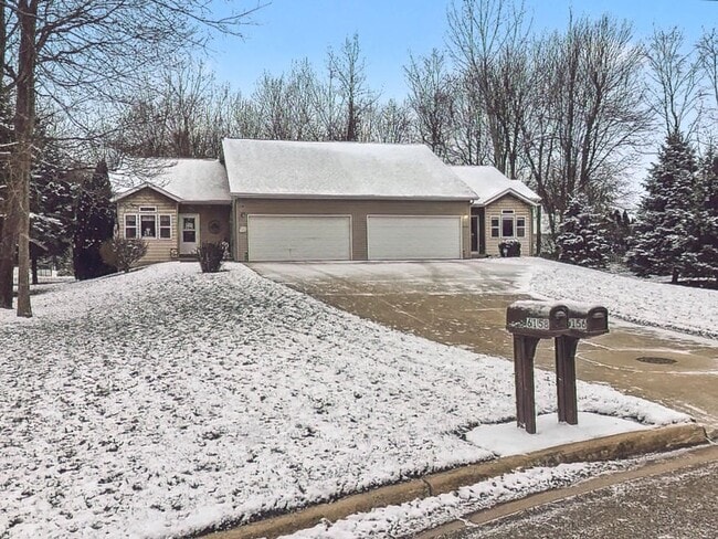 Building Photo - 6156-6158 Fairgrove St Unit 6156 Fairgrove St